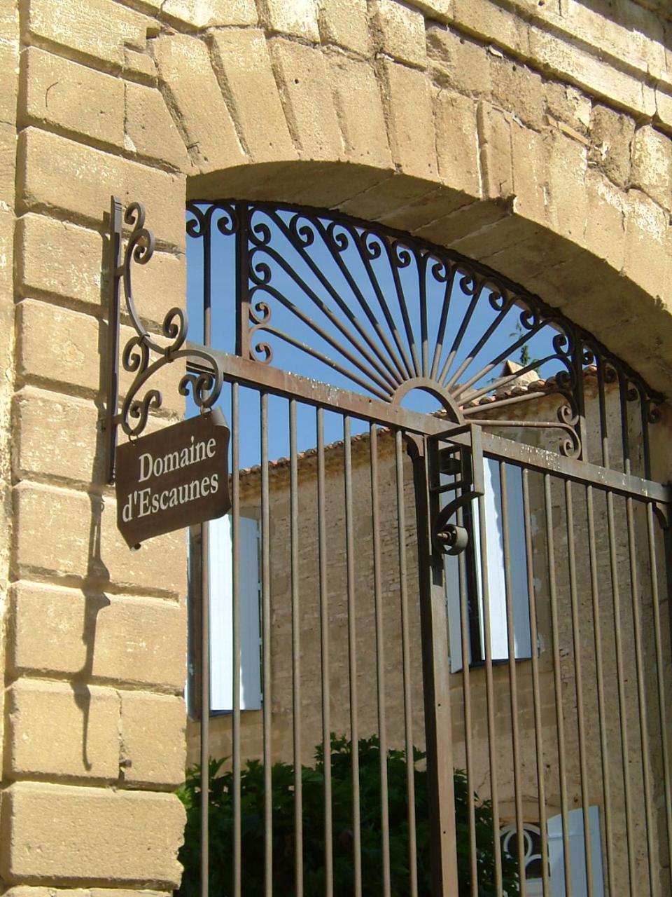 Domaine Des Escaunes Sernhac Exteriör bild