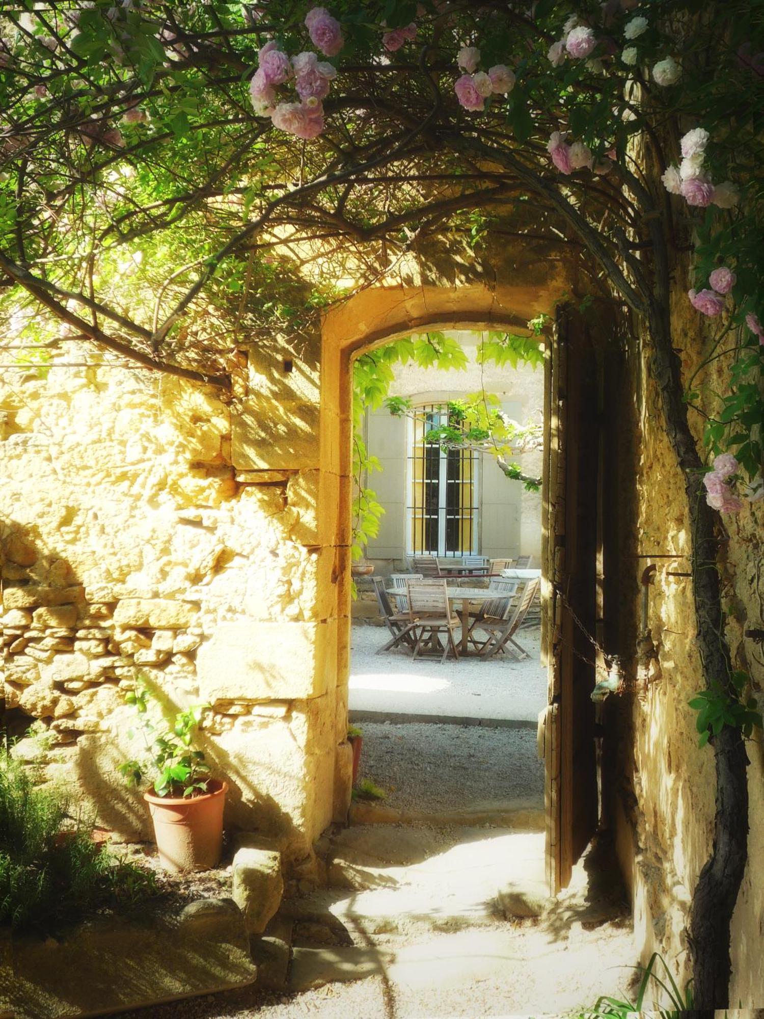 Domaine Des Escaunes Sernhac Exteriör bild